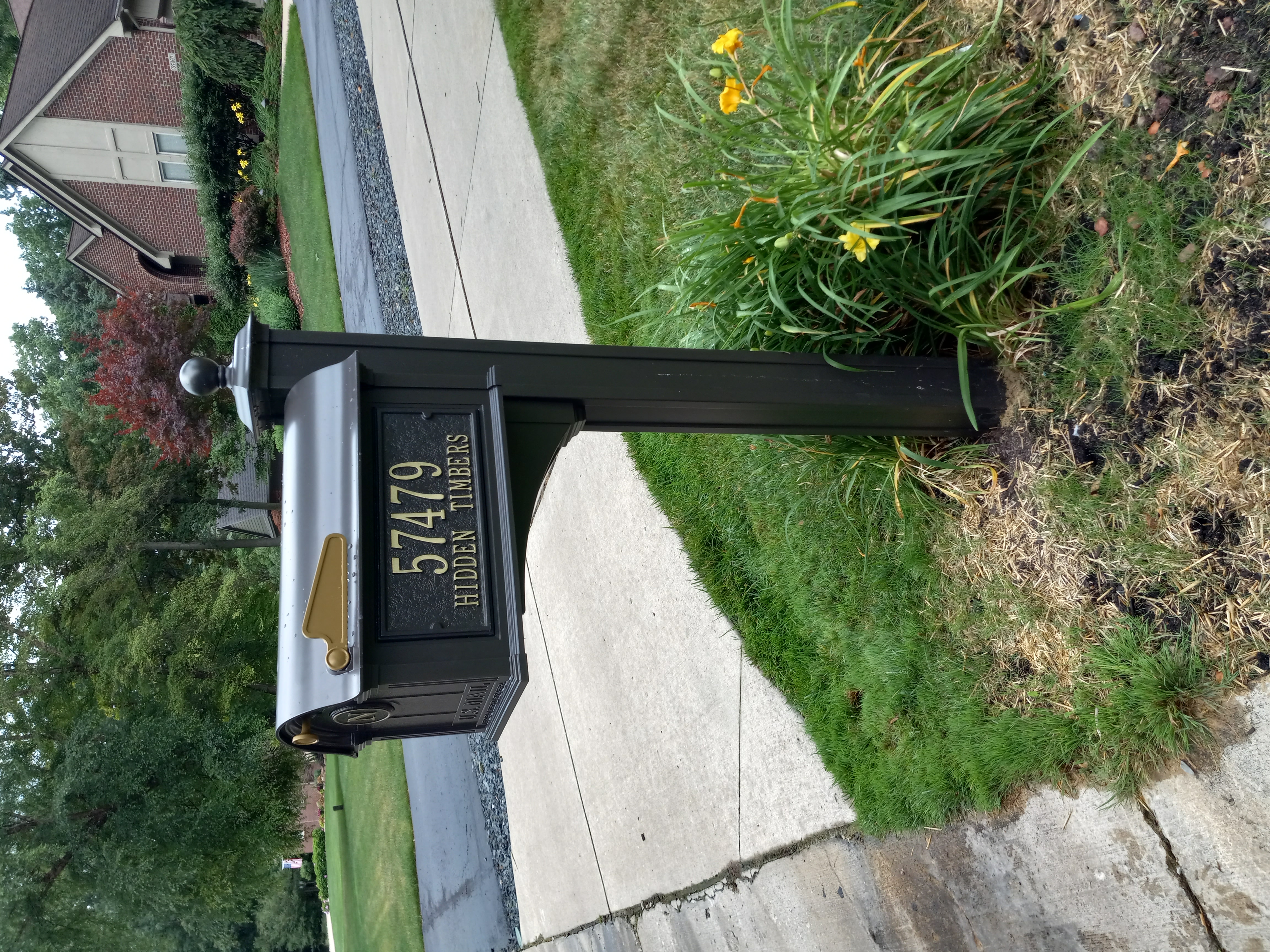 Premium mailbox Hidden Timbers